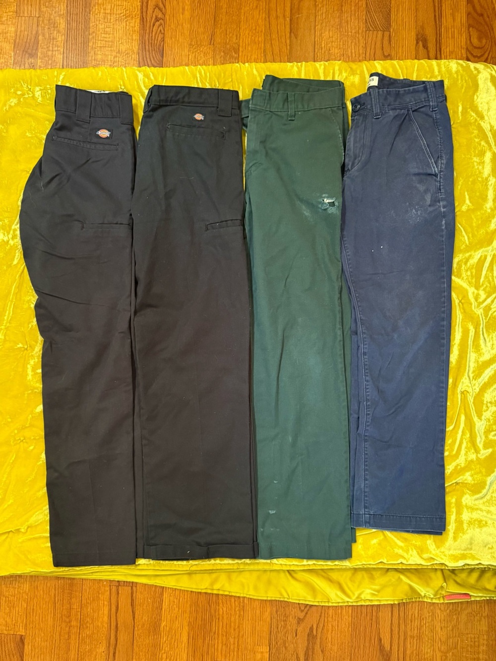 Dickies Chino Pant- 4-Pair. 
SKATEBOARD BUNDLE 
(Black, Black, Green, Navy)